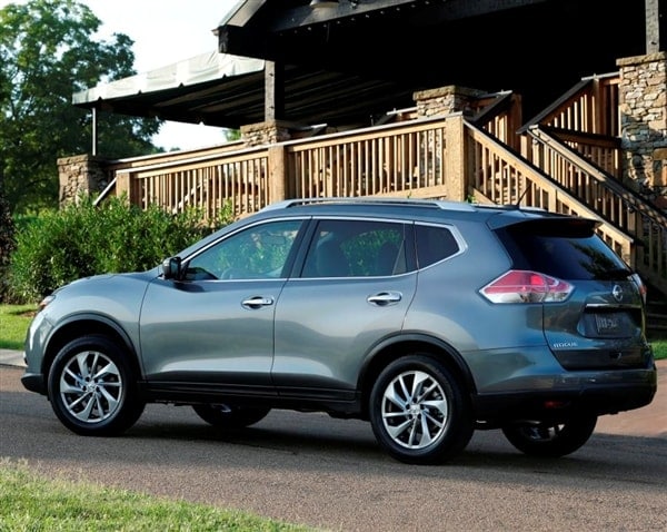 2014-nissan-rogue-rear-static-600-001
