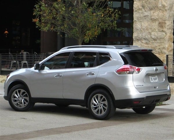 2014-nissan-rogue-rear-static3-600-001