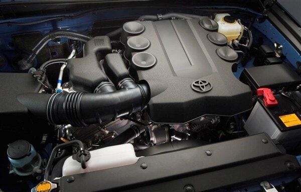 2014-toyota-fj-cruiser-ultimate-edition-engine-detail-600-001
