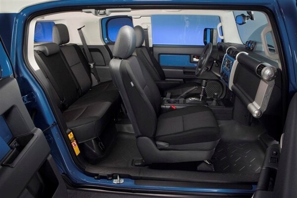 2014-toyota-fj-cruiser-ultimate-edition-interior-600-001