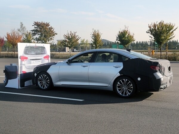 2015-hyundai-genesis7-1-600-001