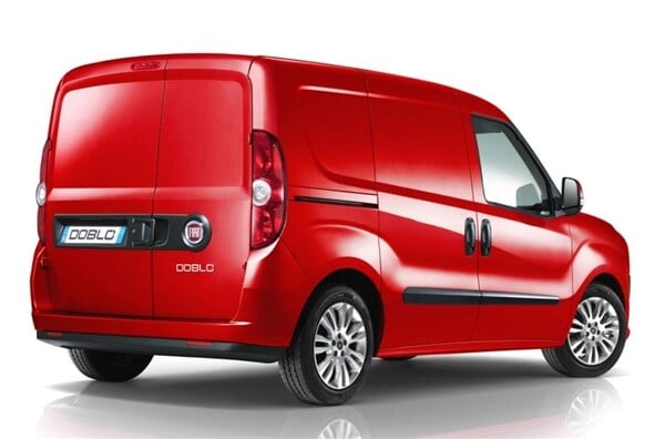 2013-fiat-doblo-panel-rear-static-600-001