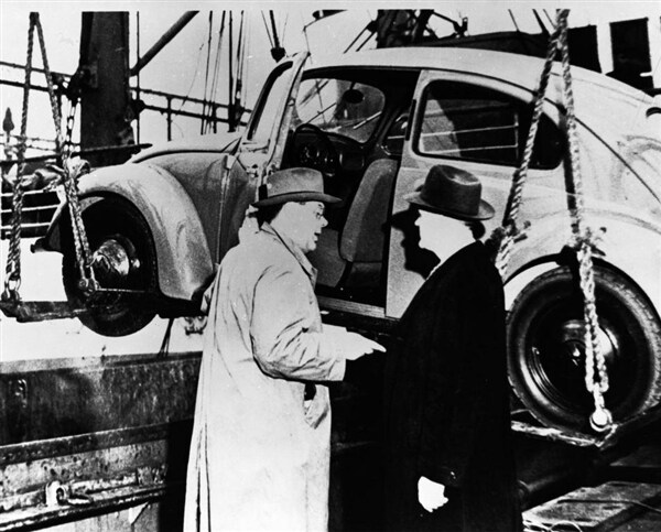 1949-vw-beetle-first-arrival-in-us-600-001
