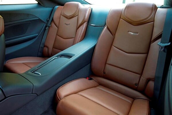 2014-cadillac-elr-interior-rear-600-001