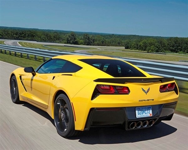 2014-chevrolet-corvette-rear-action-600-001