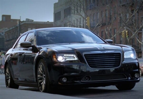 2014-chrysler-300c-john-varvados-limited-edition-front-static-600-001