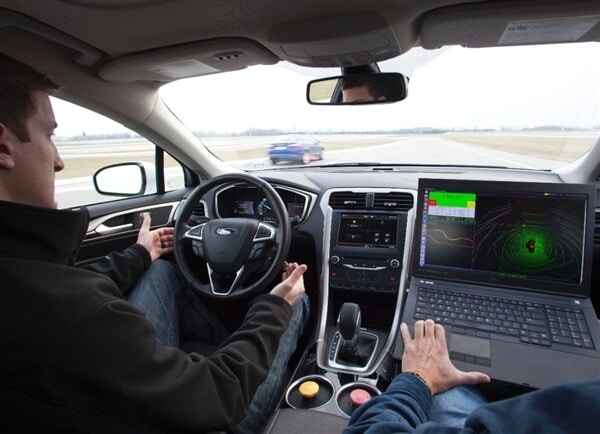 2014-ford-fusion-hybrid-autonomous-car-hands-off-cabin-600-001