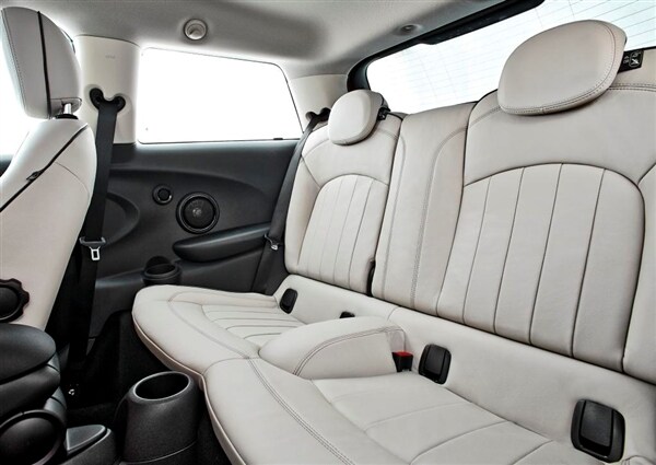 2014-mini-cooper-hardtop-interior-rear-600-001