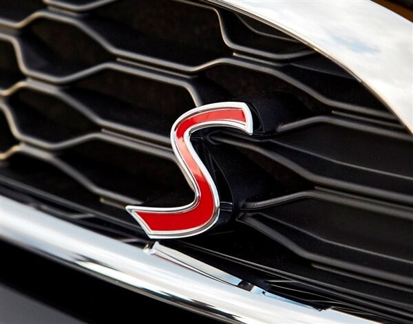 2014-mini-cooper-s-hardtop-badge-600-001