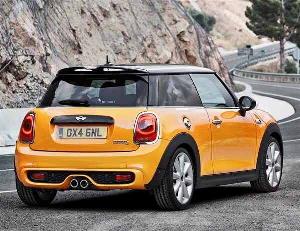 2014-mini-cooper-s-hardtop-rear-static-600-001