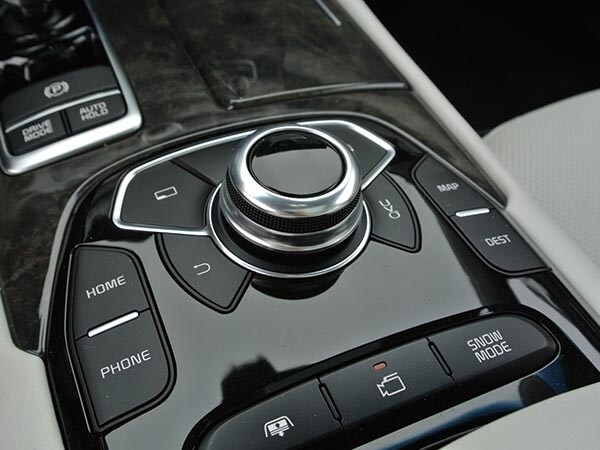 2015-kia-k900-interior-05-600-001