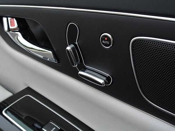 2015-kia-k900-interior-07-600-001
