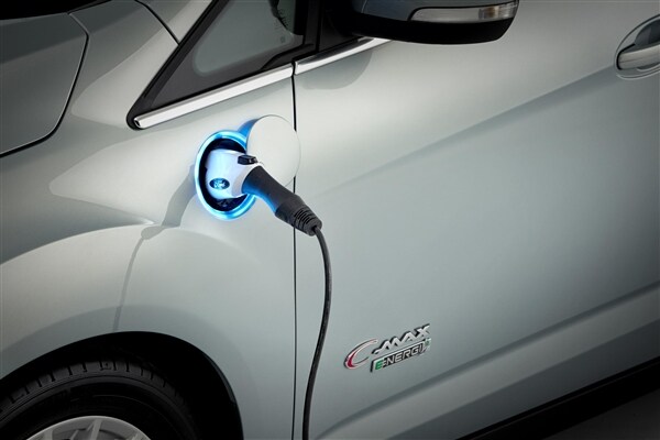 ford-c-max-solar-energi-concept-plug-in-detail-600-001