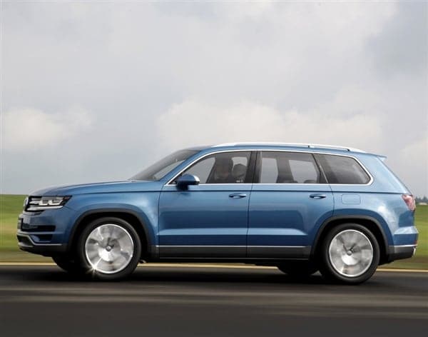 volkswagen-crossblue-suv-concept-pan-action-600-001