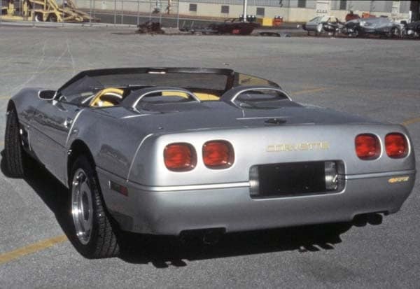 1993-corvette-zr-1-spyder-rear-static-600-001