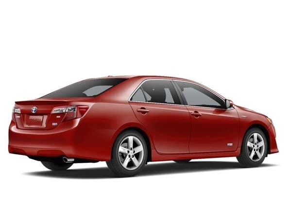 2014-5-toyota-camry-hybrid-se-limited-edition-rear-static-600-001
