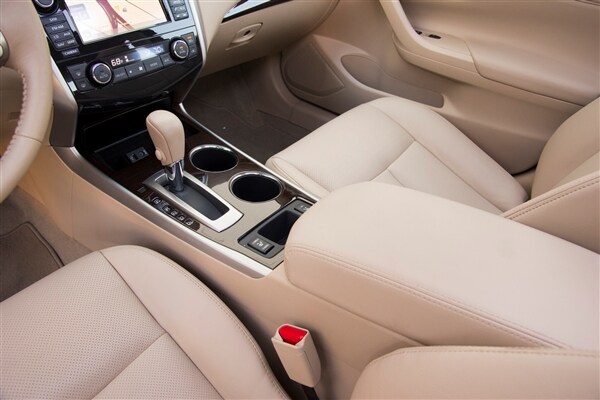 2014-nissan-altima-16-600-001
