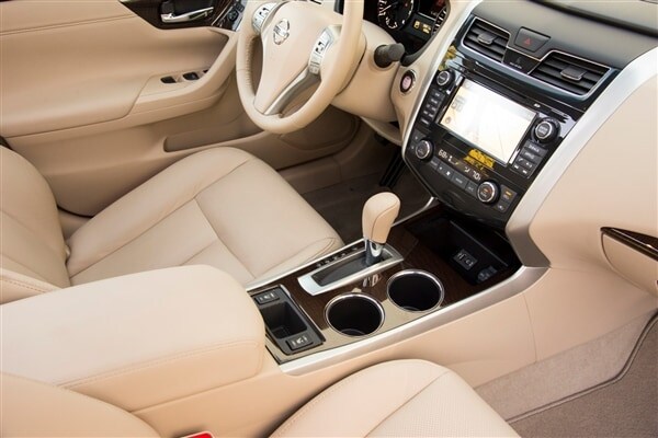2014-nissan-altima-18-600-001
