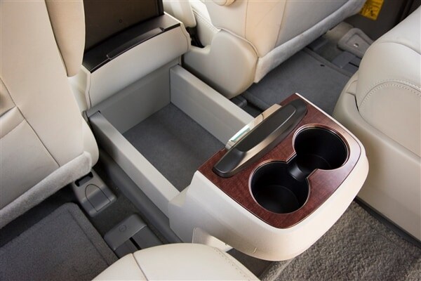 2014-toyota-sienna-13-600-001