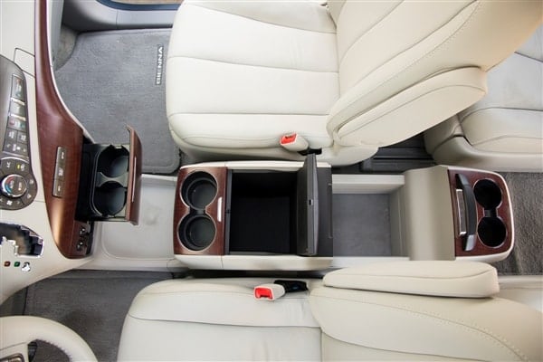 2014-toyota-sienna-14-600-001