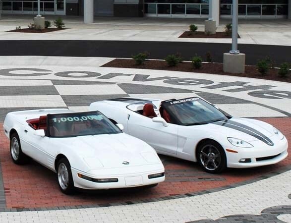 national-corvette-museum-1-and-1-5-millionth-vettes-hero-600-001