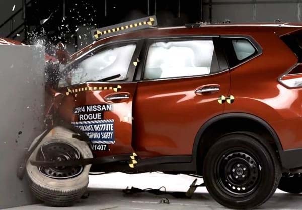 2014-nissan-rogue-crash-test2-600-001