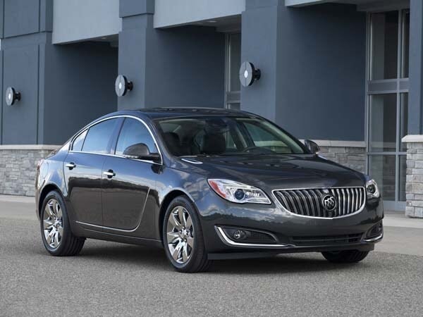 2014-buick-regal-passengers-side-front-three-quarters-600-001