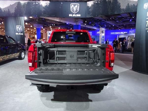 2014-nyias-2-015-600-001