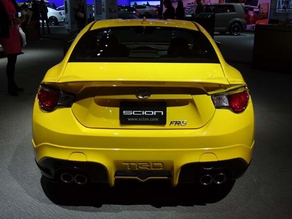 2014-nyias-3-011-600-001