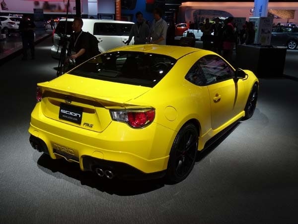 2014-nyias-3-014-600-001
