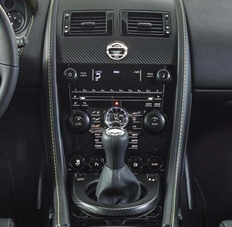 2015-aston-martin-v8-vantage-gt-interior-center-stack-600-001