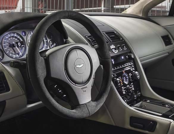 2015-aston-martin-v8-vantage-gt-interior-steering-wheel-600-001