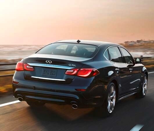 2015-infiniti-q70-rear-action2-600-001