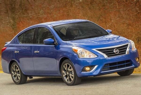 2015-nissan-versa-sedan-front-action-600-001
