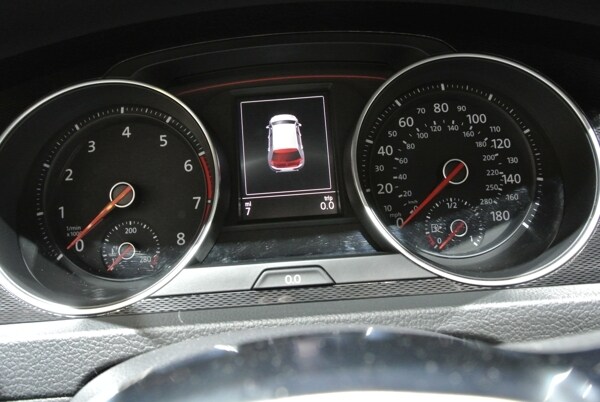 2015-vw-golf-14-600-001