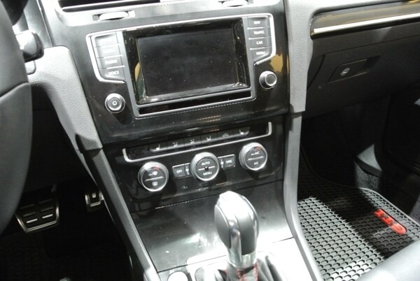 2015-vw-golf-15-600-001