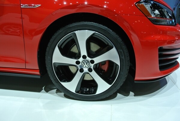 2015-vw-golf-6-600-001