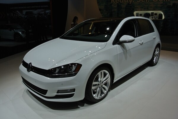 2015-vw-golf-9-600-001