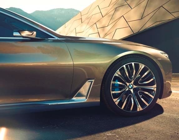 bmw-vision-future-luxury-front-quarter-detail-600-001