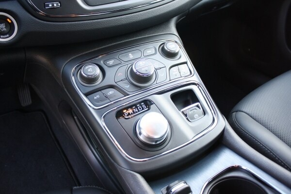 2015 Chrysler 200: The Grand Canyon Test