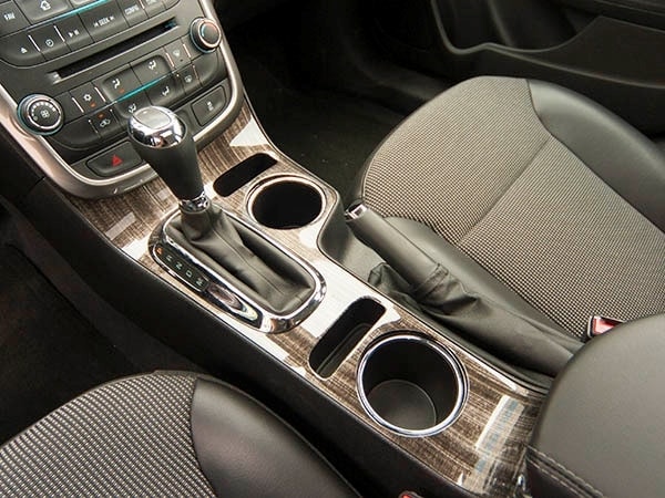 2014-chevy-malibu-lt-interior-06-600-001
