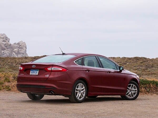2014-ford-fusion-se-exterior-04-600-001