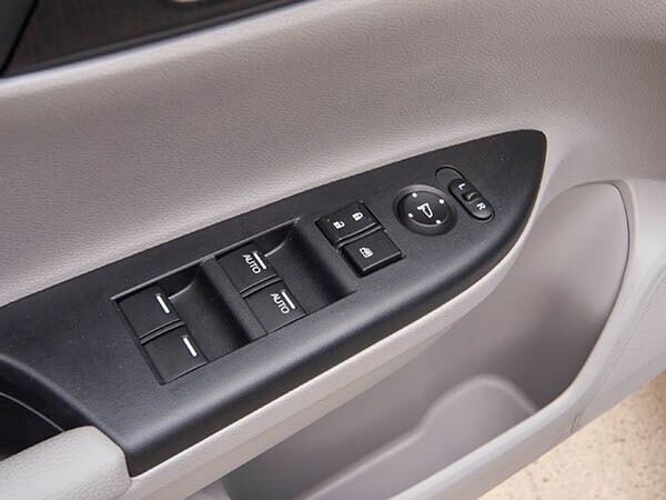 2014-honda-accord-ex-interior-02-600-001