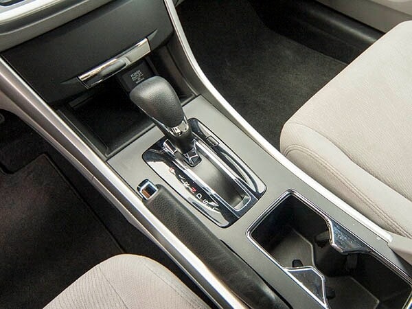 2014-honda-accord-ex-interior-07-600-001