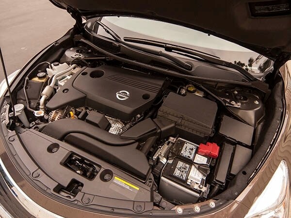 2014-nissan-altima-exterior-04-600-001