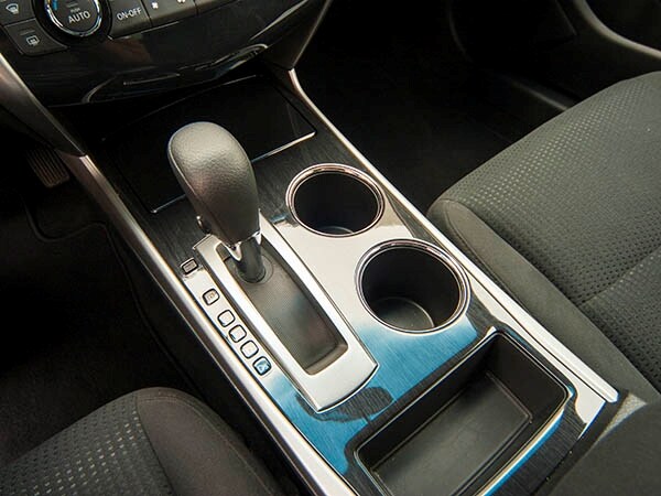 2014-nissan-altima-interior-07-600-001