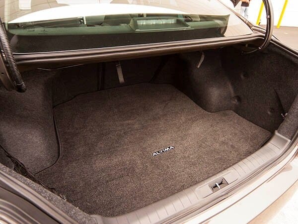 2014-nissan-altima-interior-08-600-001