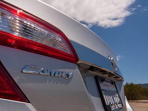 2014-toyota-camry-exterior-03-600-001