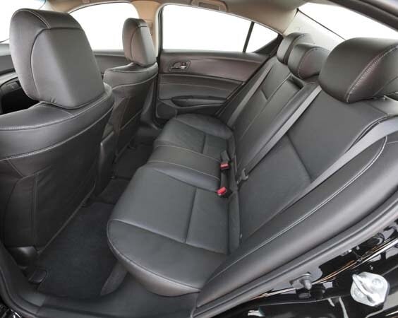 2015-acura-ilx-rear-interior-600-001