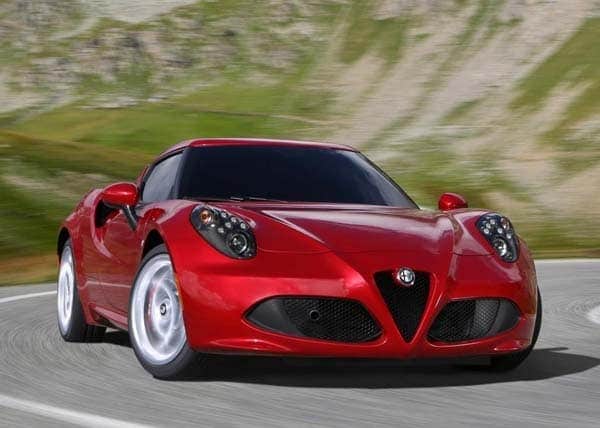 2015-alfa-romeo-4c-launch-edition-front-action-600-001